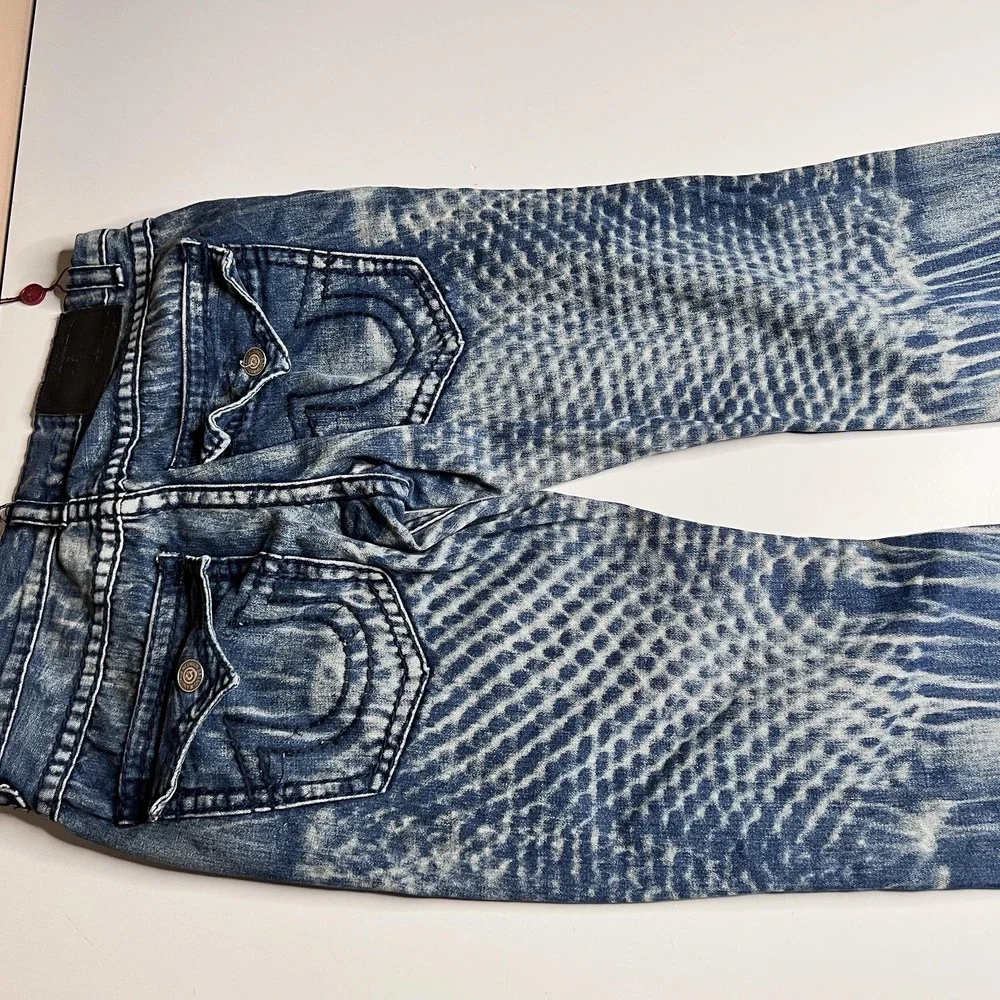 True Religion leg feature fade